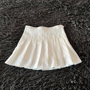 White Pleated Mini Skirt (NWOT)